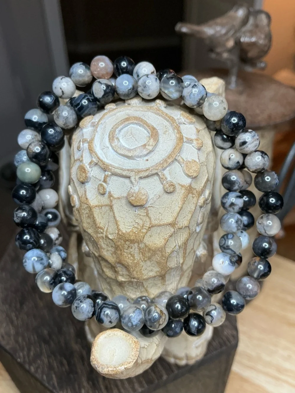 Black Flower Agate Triple 5mm - Picture 3 of 3